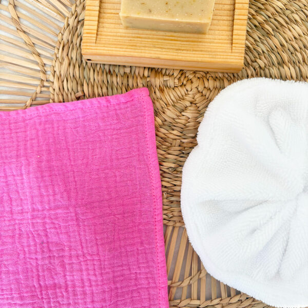serviette visage bebe rose