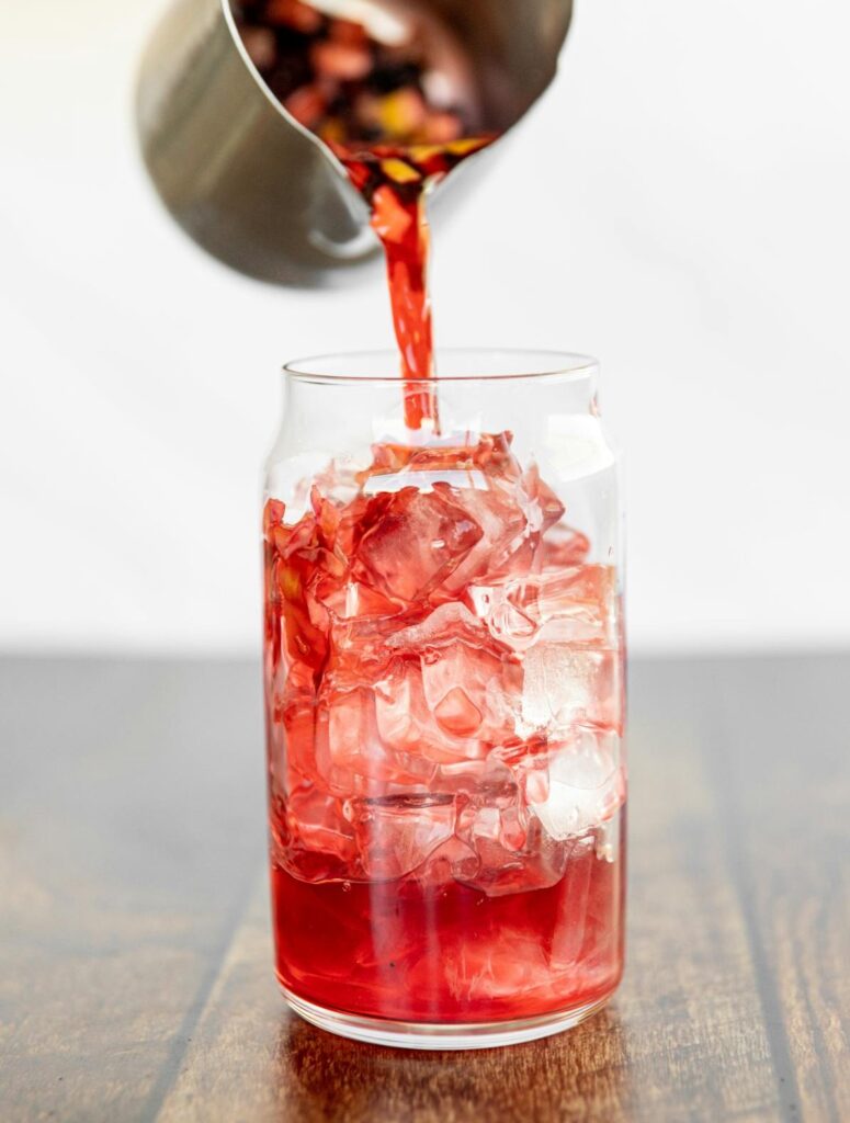 Infusion de fruits rouges et menthe