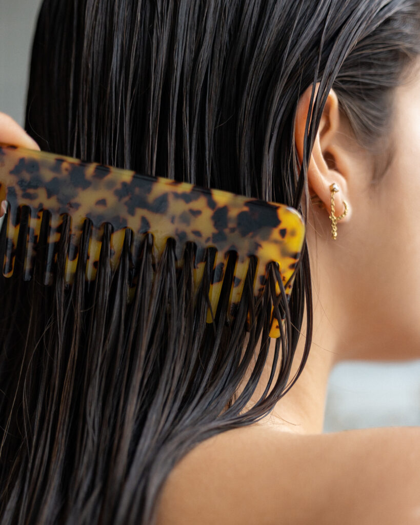 Après - shampoing démêlant Umaï au beurre de Cameline et Lin Après - shampoing démêlant Umaï au beurre de Cameline et Lin
