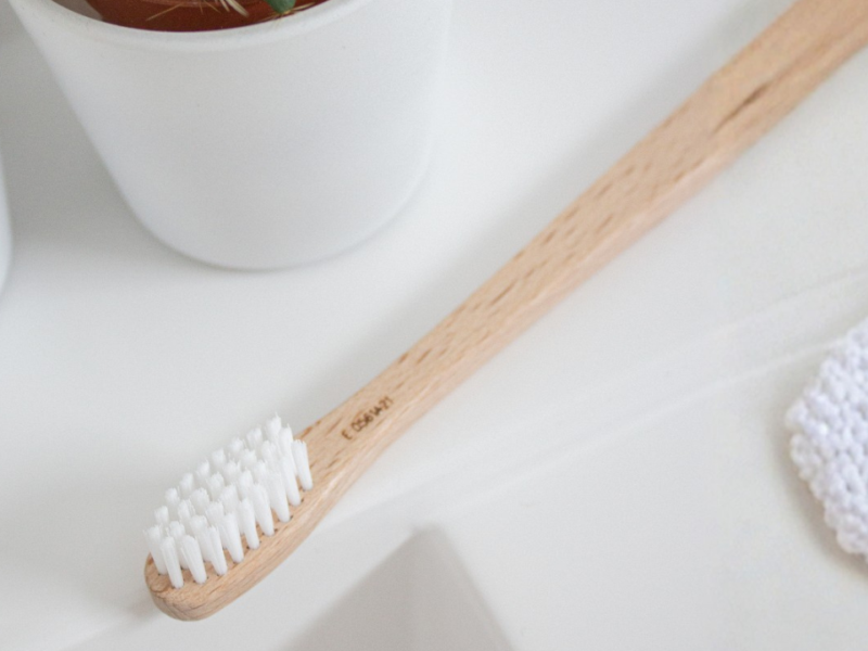 brosse a dents en bois angiebegreen